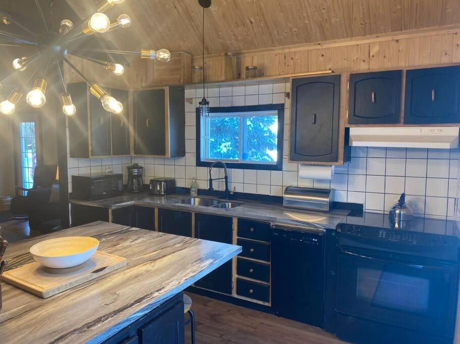Le Jazz- Chalet Rustique/Chic Avec Spa Notre-Dame-Des-Bois Exterior photo