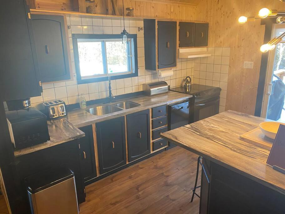 Le Jazz- Chalet Rustique/Chic Avec Spa Notre-Dame-Des-Bois Exterior photo